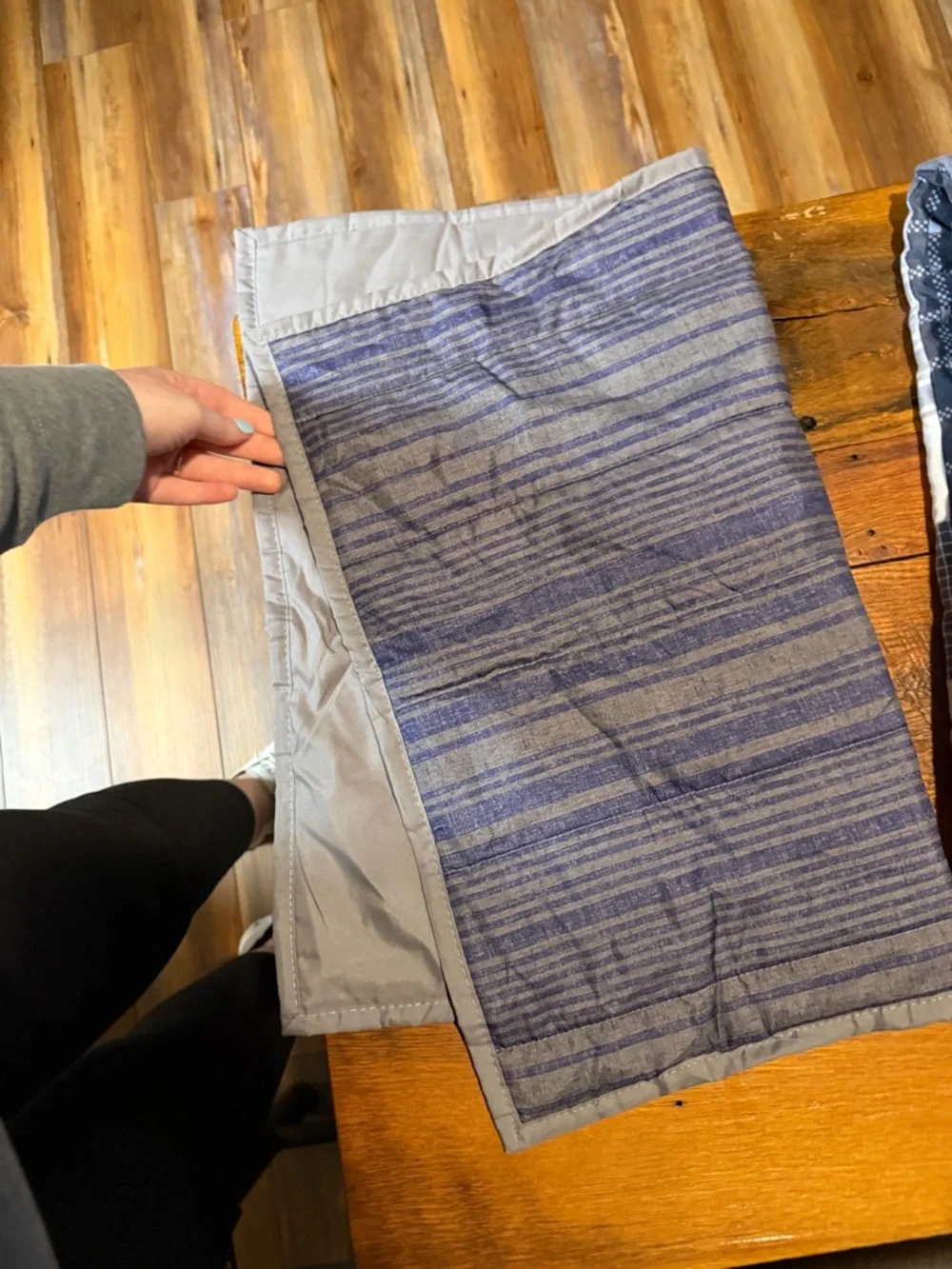 Twin size izod comforter